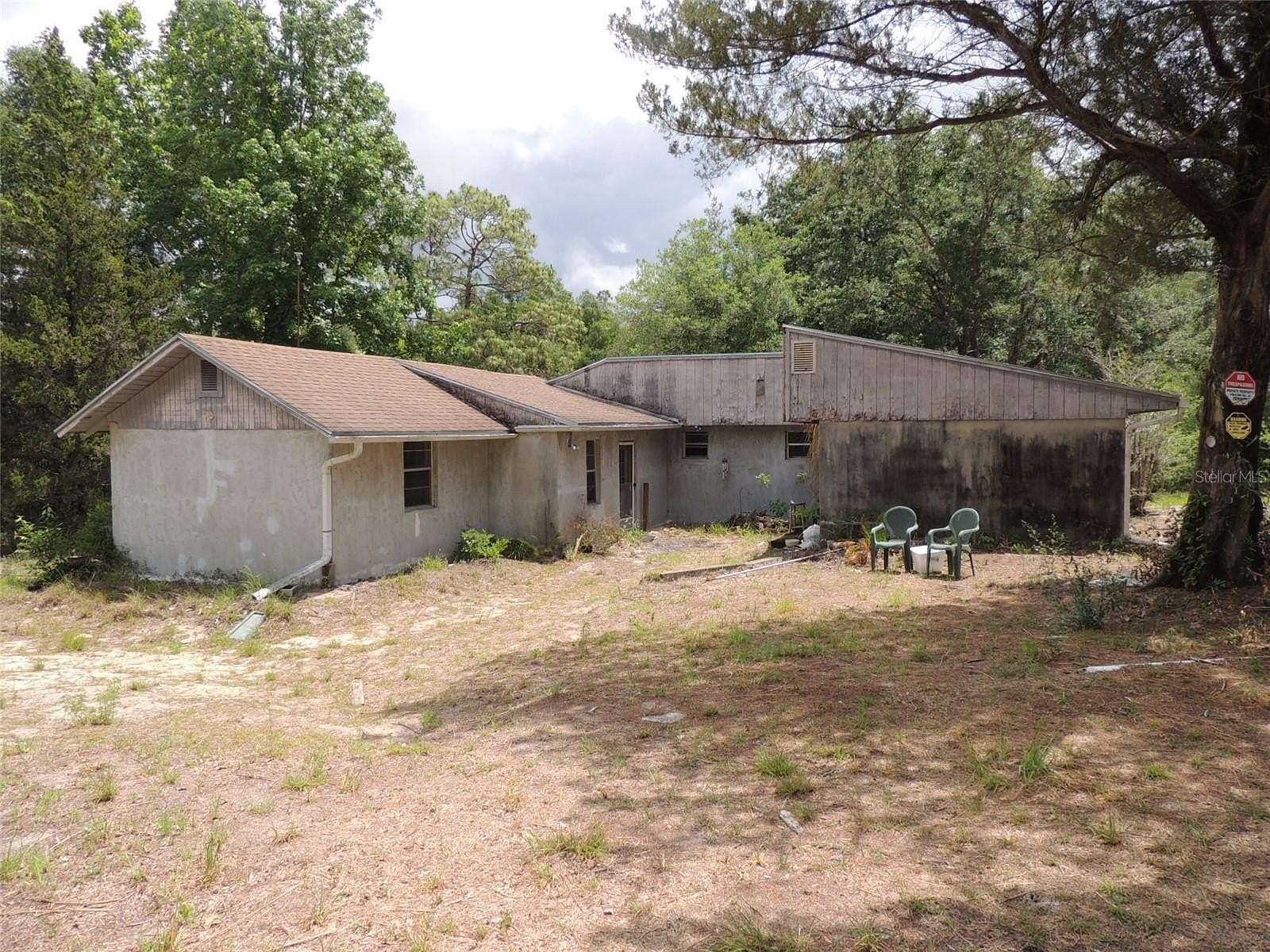 5 Acres of Land with Home for Sale in Morriston, Florida