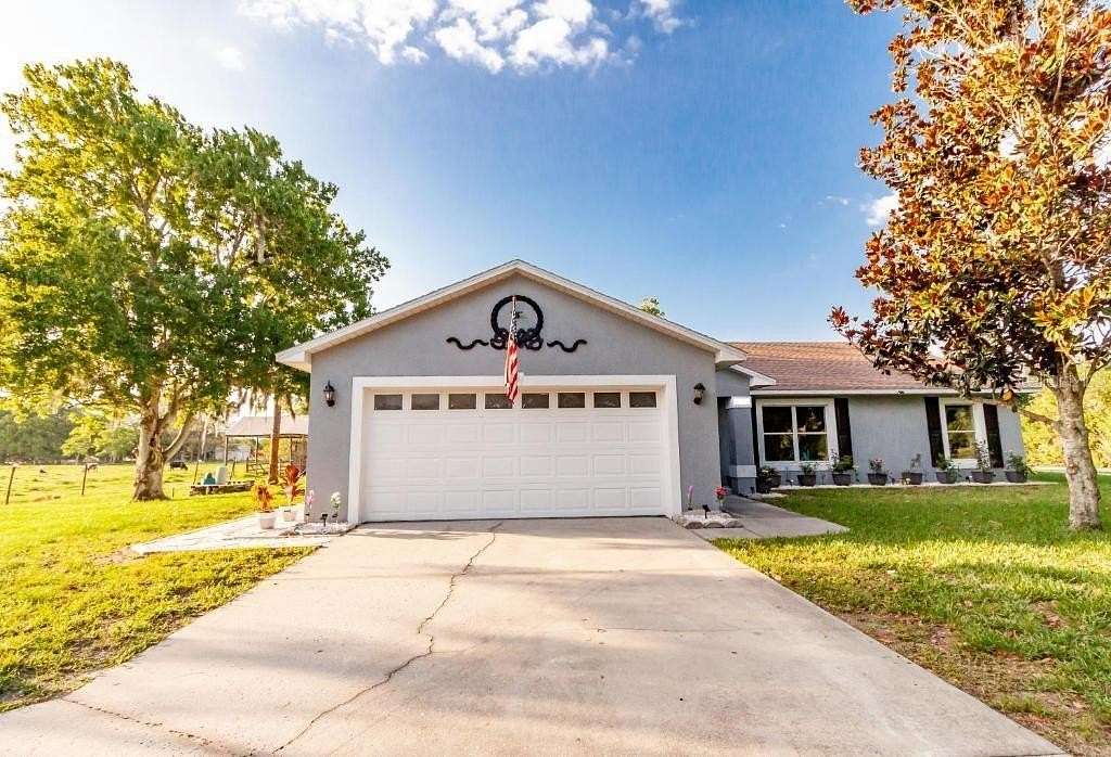 5 Acres of Land with Home for Lease in Kissimmee, Florida