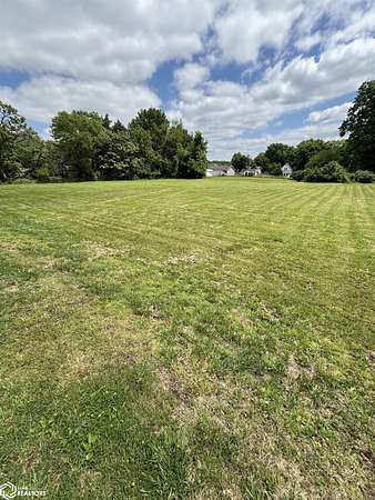0.98 Acres of Residential Land for Sale in Burlington, Iowa