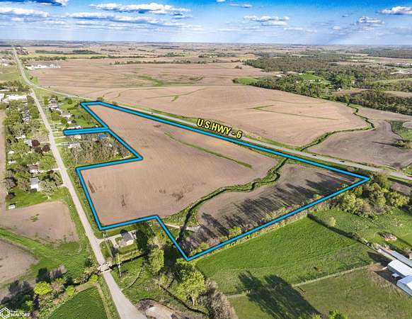 27 Acres of Agricultural & Residential Land for Sale in Newton, Iowa