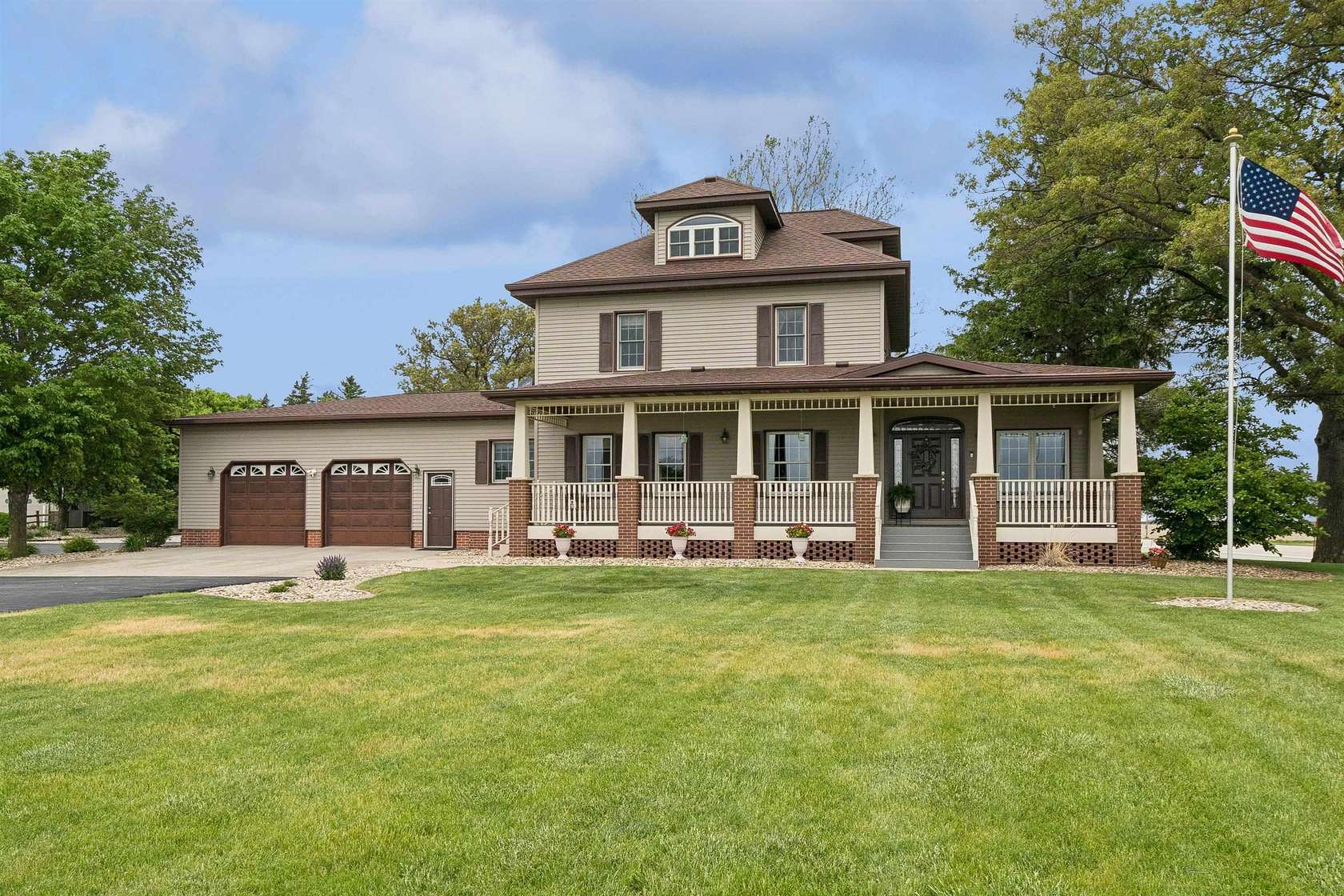 8.22 Acres of Land with Home for Sale in Hudson, Iowa