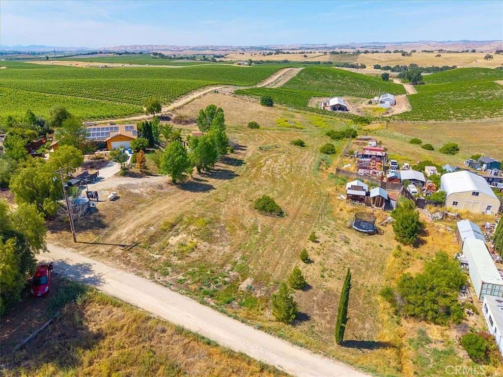 1 Acre of Residential Land for Sale in Paso Robles, California