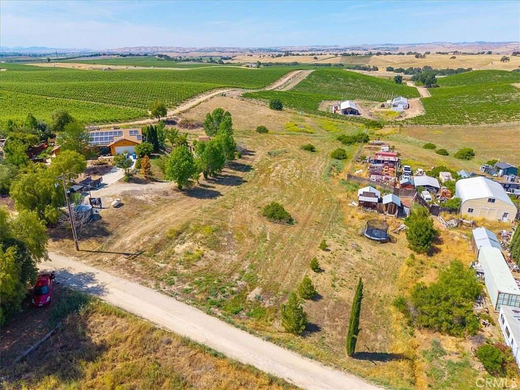 1 Acre of Land for Sale in Paso Robles, California