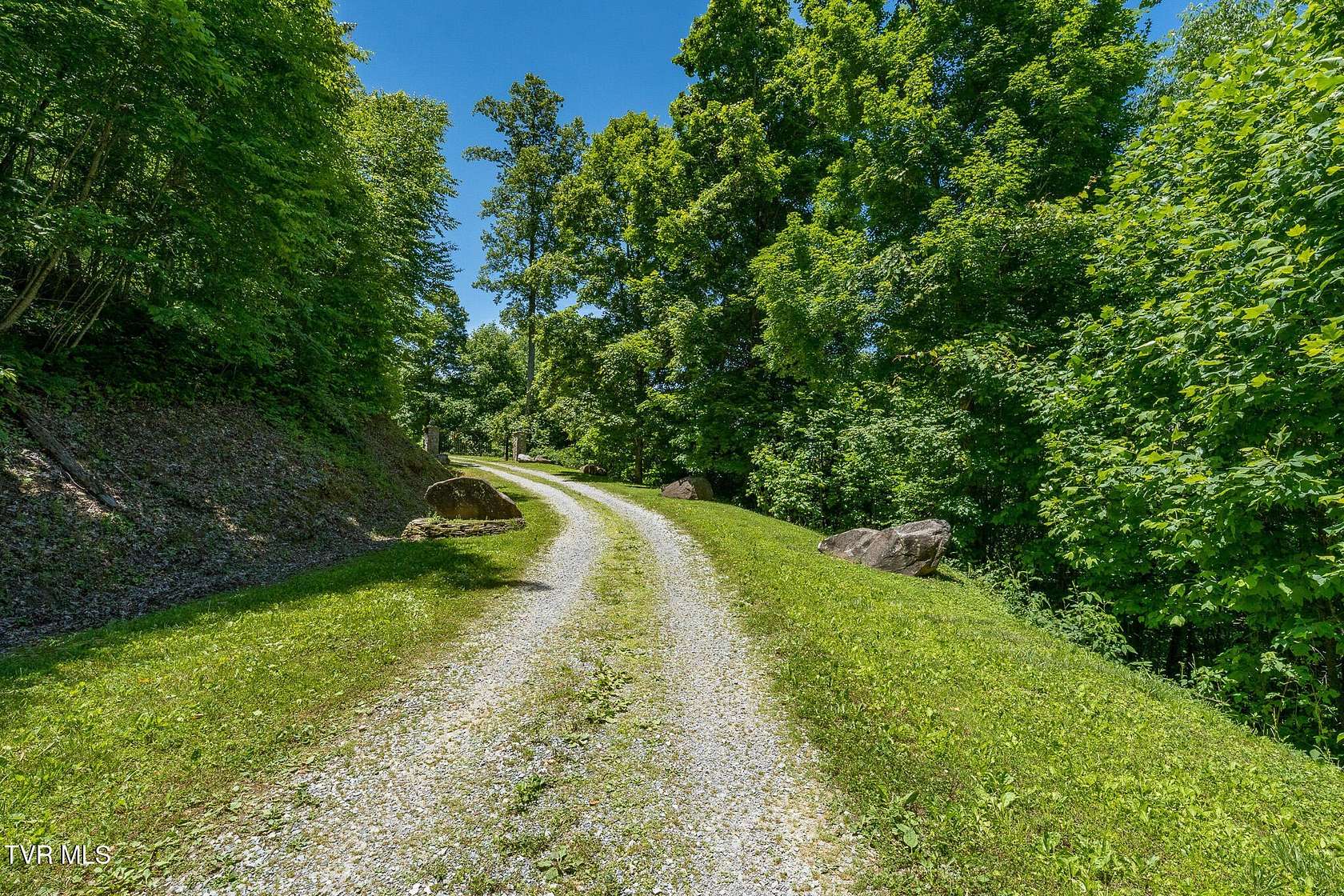 6.46 Acres of Residential Land for Sale in Unicoi, Tennessee