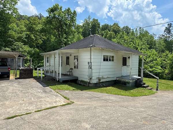 20 Acres of Land with Home for Sale in Inez, Kentucky