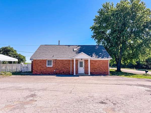6.74 Acres of Improved Mixed-Use Land for Sale in Morganfield, Kentucky
