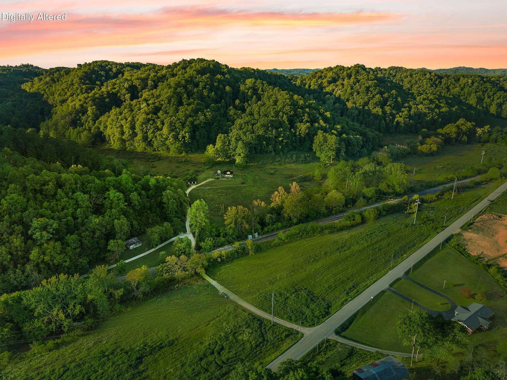 115 Acres of Land with Home for Sale in Jackson, Kentucky