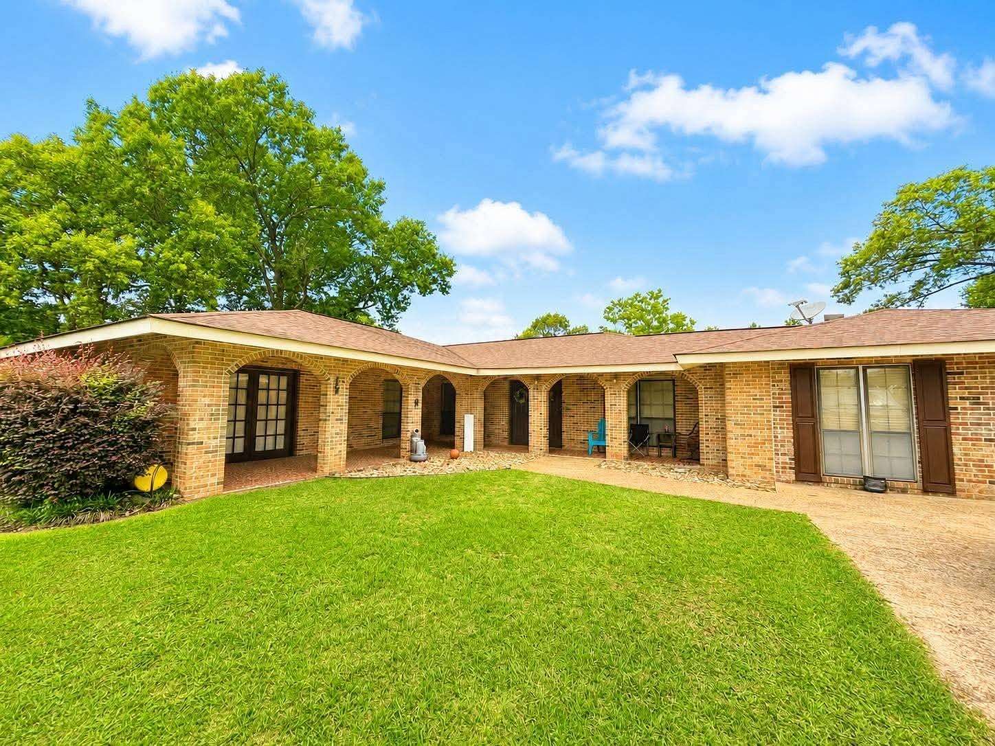 15.2 Acres of Land with Home for Sale in Many, Louisiana