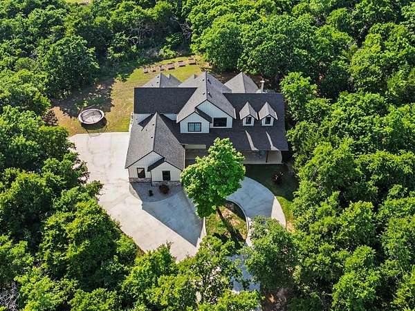 10.1 Acres of Land with Home for Sale in Choctaw, Oklahoma