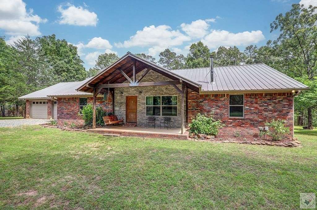 25 Acres of Recreational Land with Home for Sale in Texarkana, Arkansas