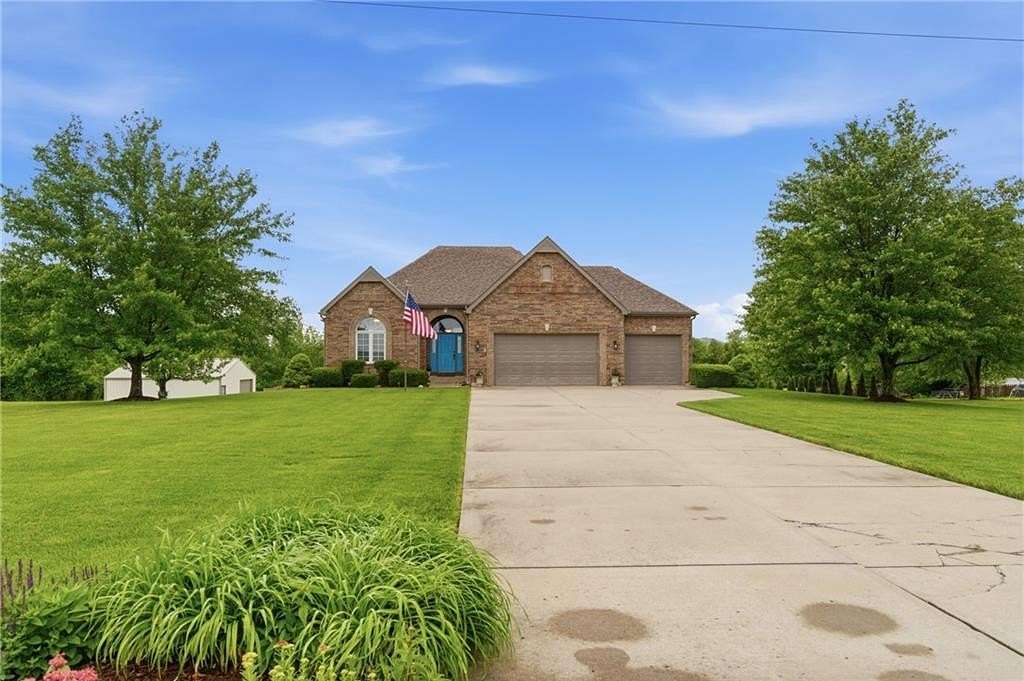 3 Acres of Land with Home for Sale in Leavenworth, Kansas
