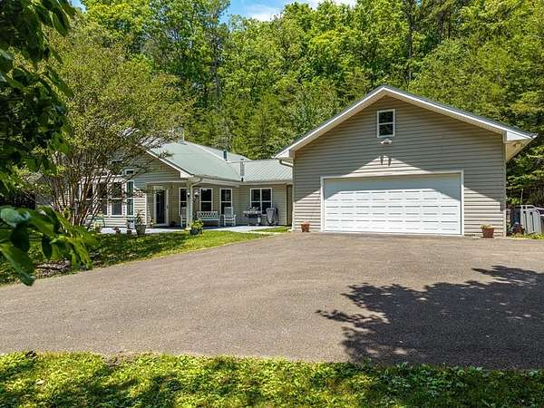 2.5 Acres of Land with Home for Sale in Ellijay, Georgia