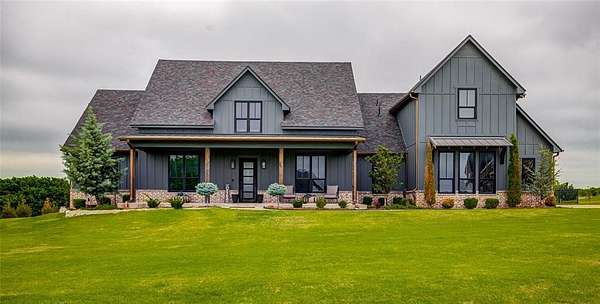 2 Acres of Land with Home for Sale in Norman, Oklahoma