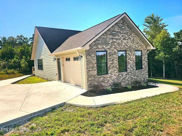 2 Acres of Land with Home for Sale in Huntsville, Tennessee