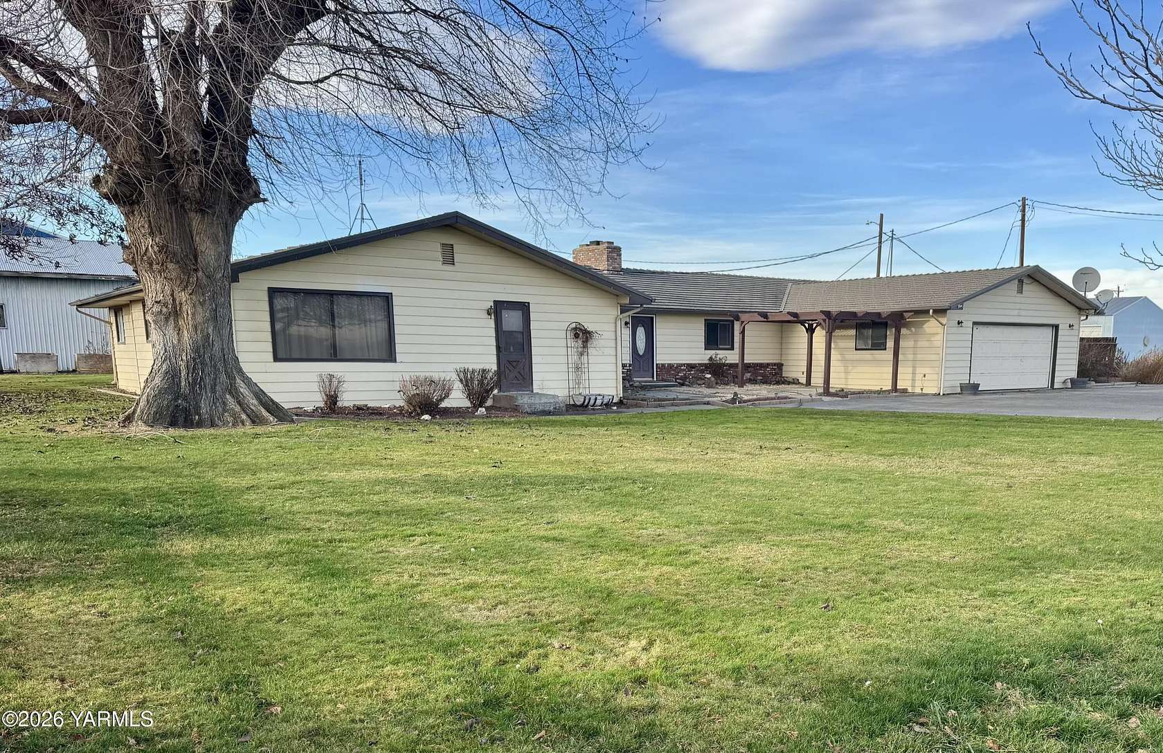 3 Acres of Land with Home for Sale in Toppenish, Washington