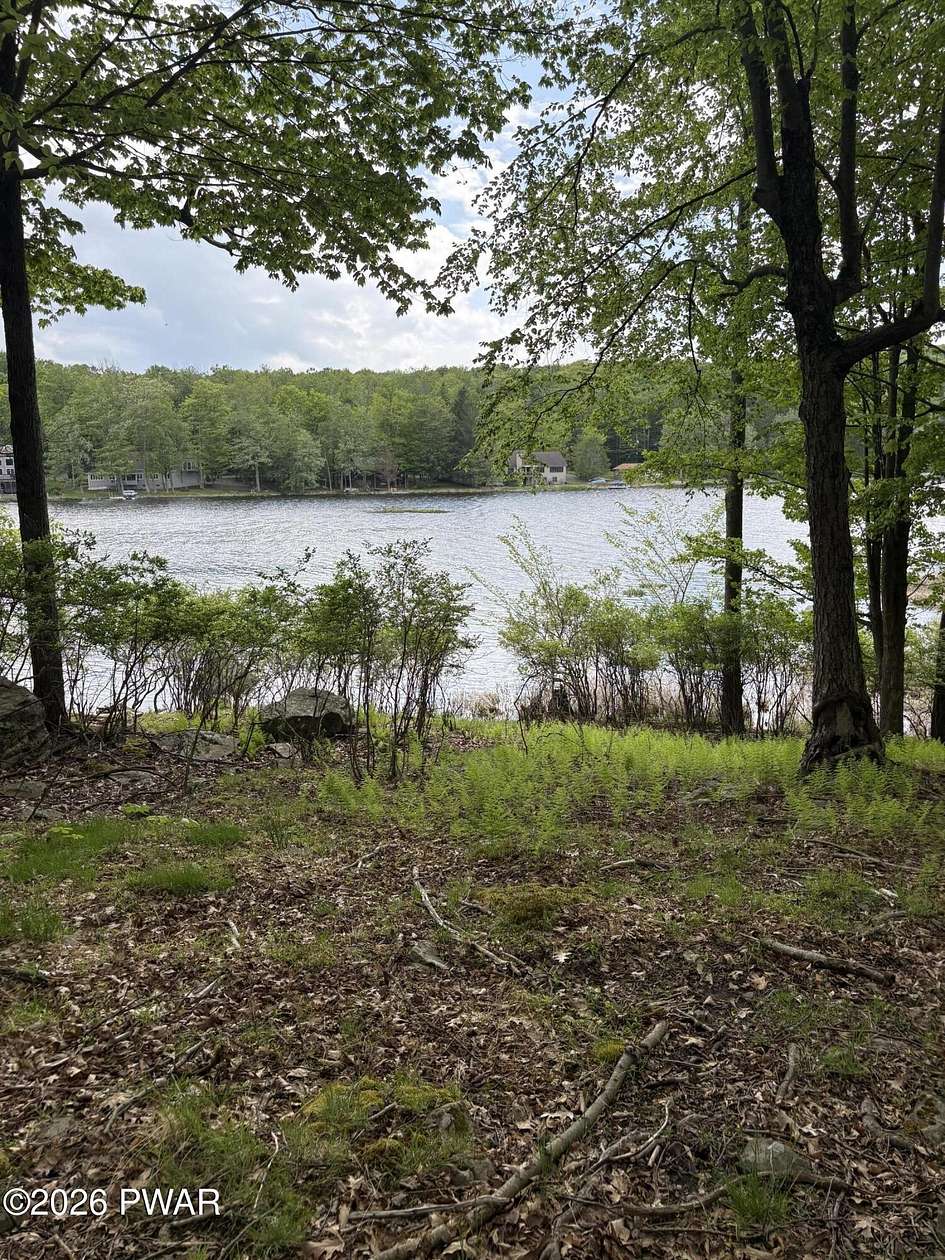 1 Acre of Residential Land for Sale in Hawley, Pennsylvania