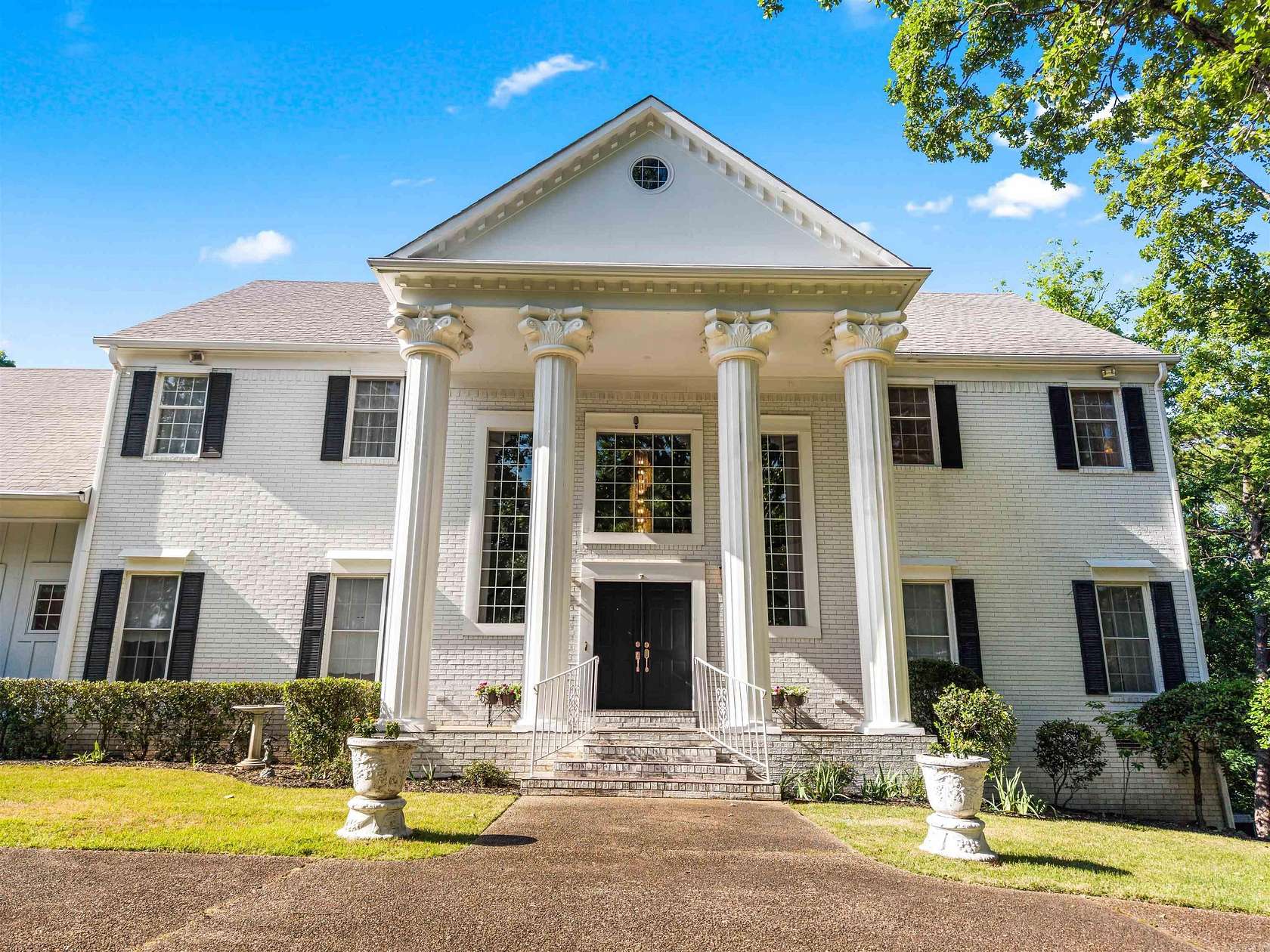 2.1 Acres of Land with Home for Sale in Hot Springs, Arkansas
