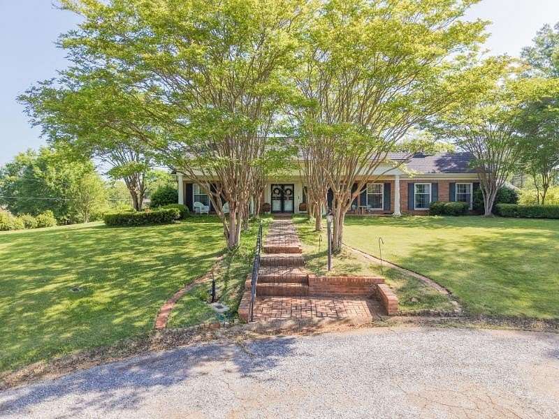 1.5 Acres of Land with Home for Sale in Houston, Mississippi