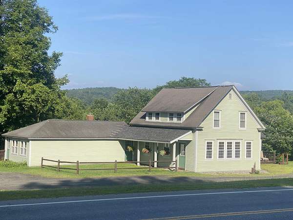 4 Acres of Improved Residential Land for Sale in Royalton, Vermont