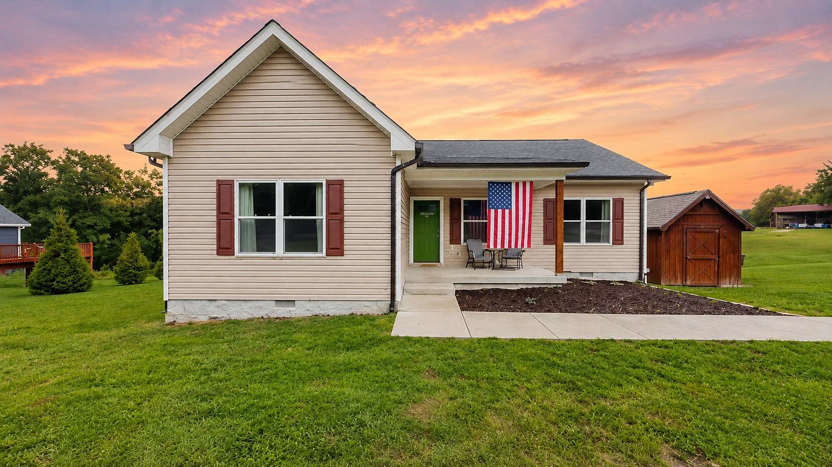 1.6 Acres of Land with Home for Sale in Charlotte, Tennessee