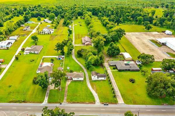 6 Acres of Land with Home for Sale in Houma, Louisiana