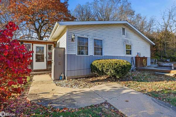 3.4 Acres of Land with Home for Sale in Burlington, Iowa