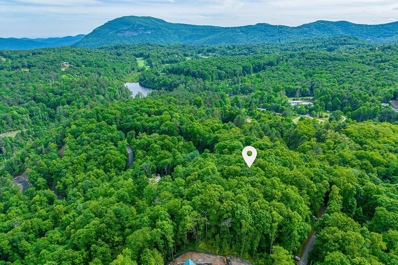 1 Acre of Residential Land for Sale in Cashiers, North Carolina