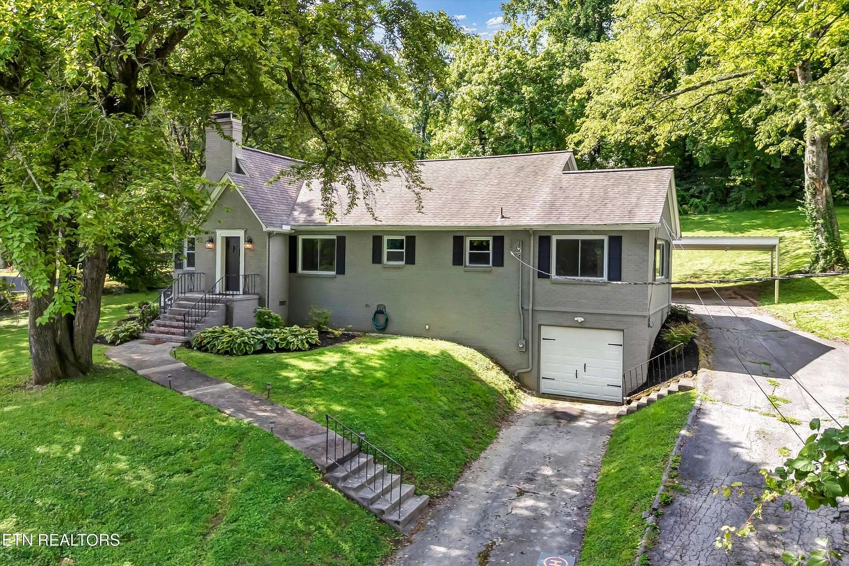 1.66 Acres of Land with Home for Lease in Knoxville, Tennessee