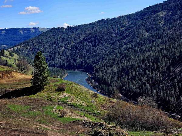 5.52 Acres of Residential Land for Sale in Lenore, Idaho
