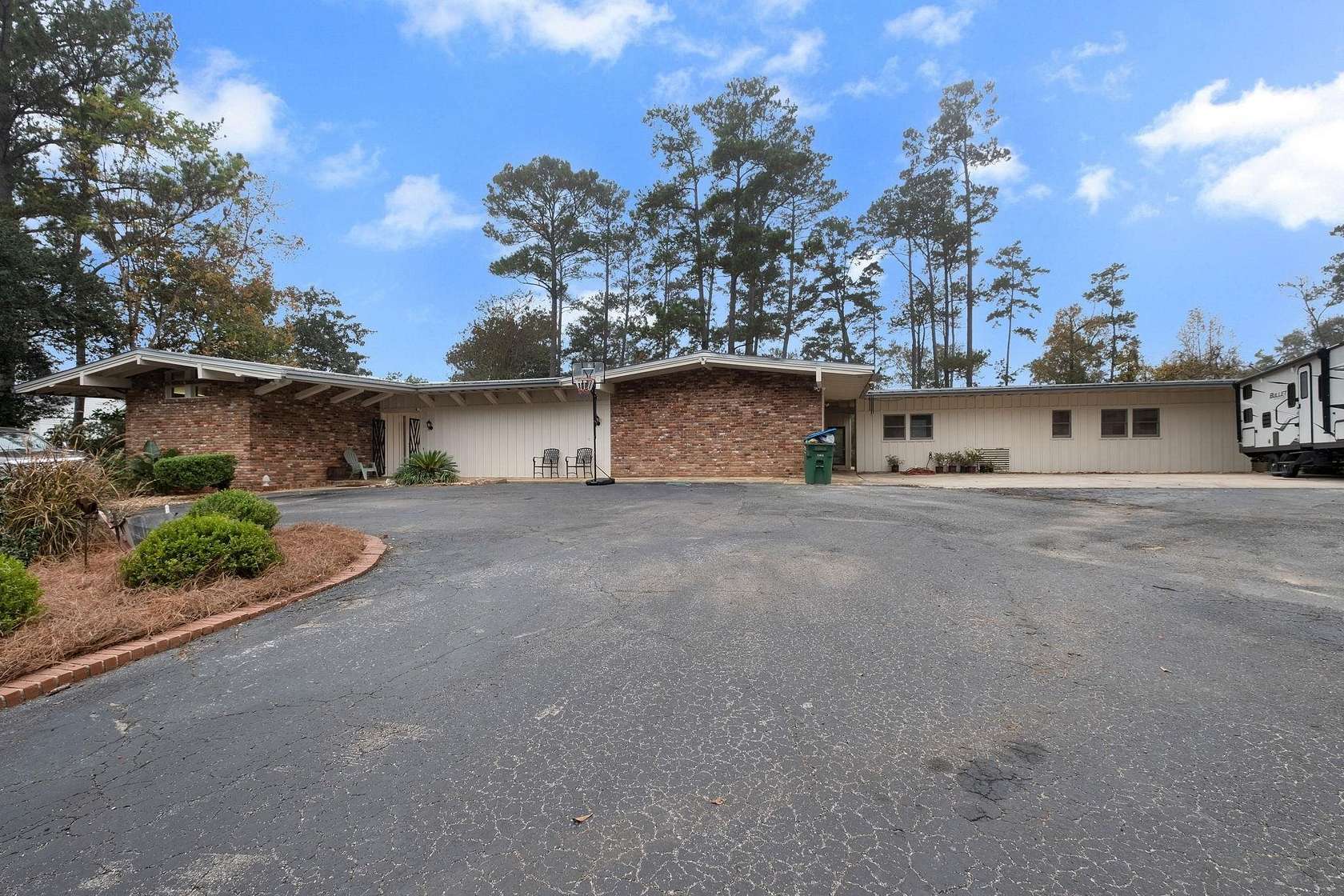 1.64 Acres of Land with Home for Sale in Quincy, Florida