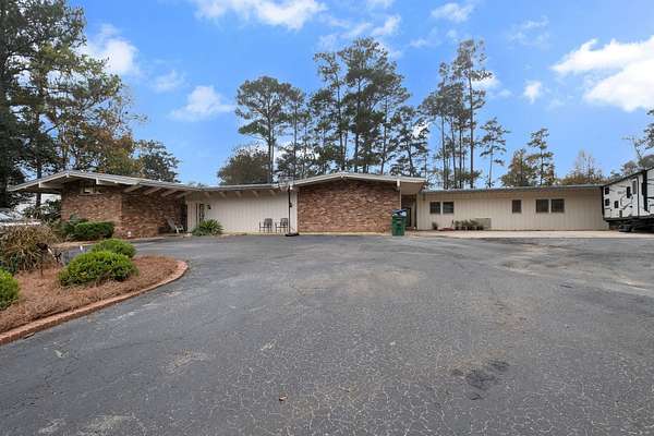 1.64 Acres of Land with Home for Sale in Quincy, Florida