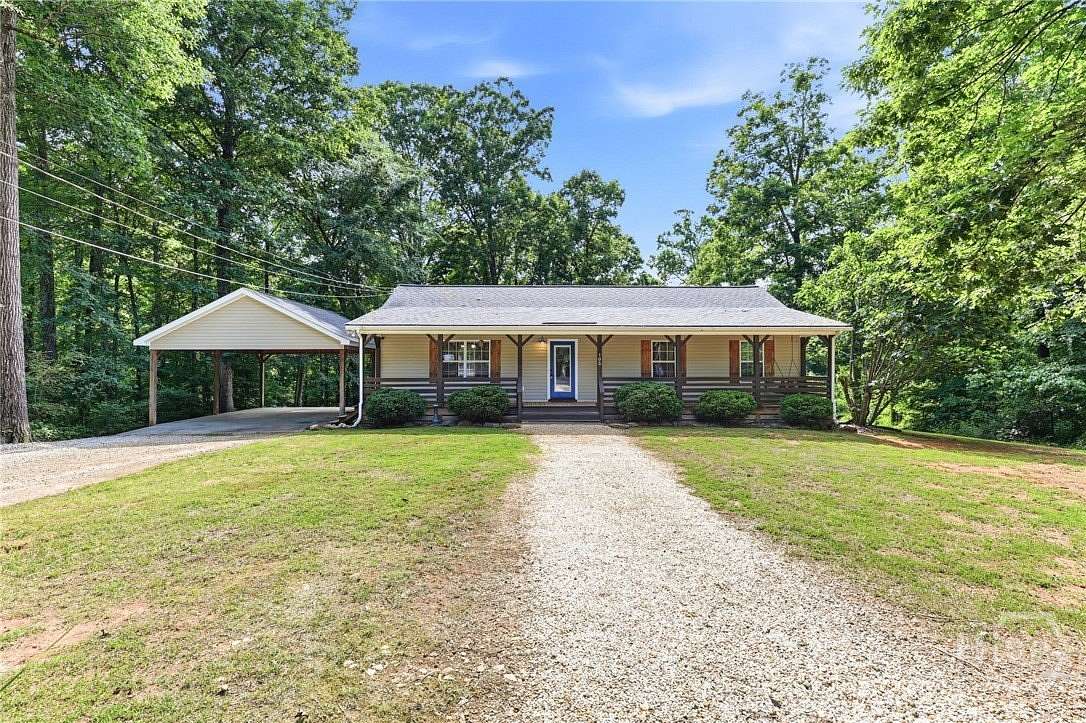 1.5 Acres of Land with Home for Sale in Nicholson, Georgia