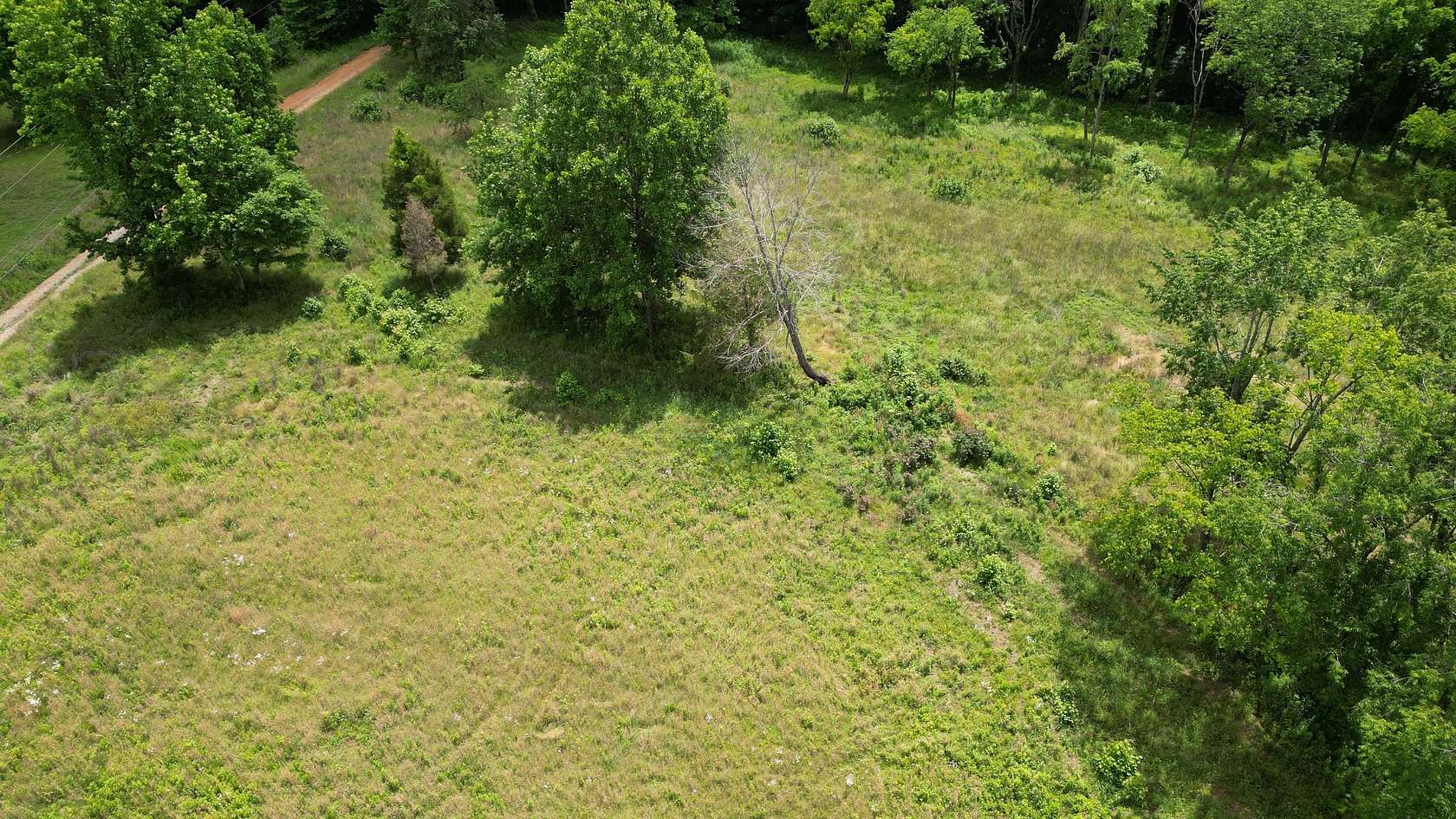 5 Acres of Residential Land for Sale in Chapmansboro, Tennessee