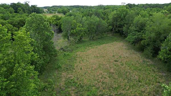 5 Acres of Residential Land for Sale in Chapmansboro, Tennessee