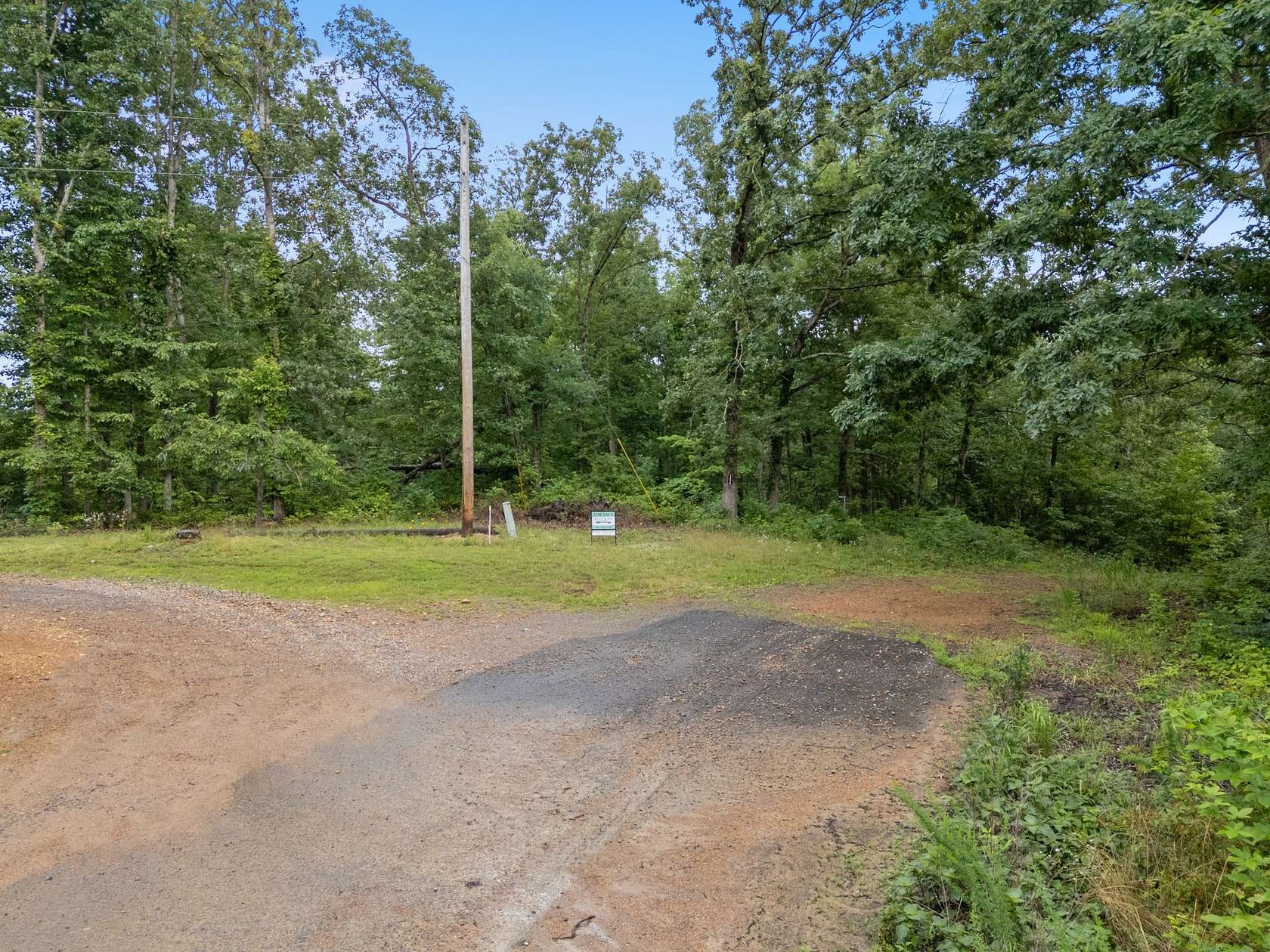 11 Acres of Recreational & Residential Land for Sale in Waverly, Tennessee