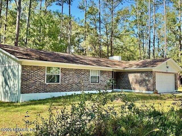 2.75 Acres of Land with Home for Lease in Middleburg, Florida