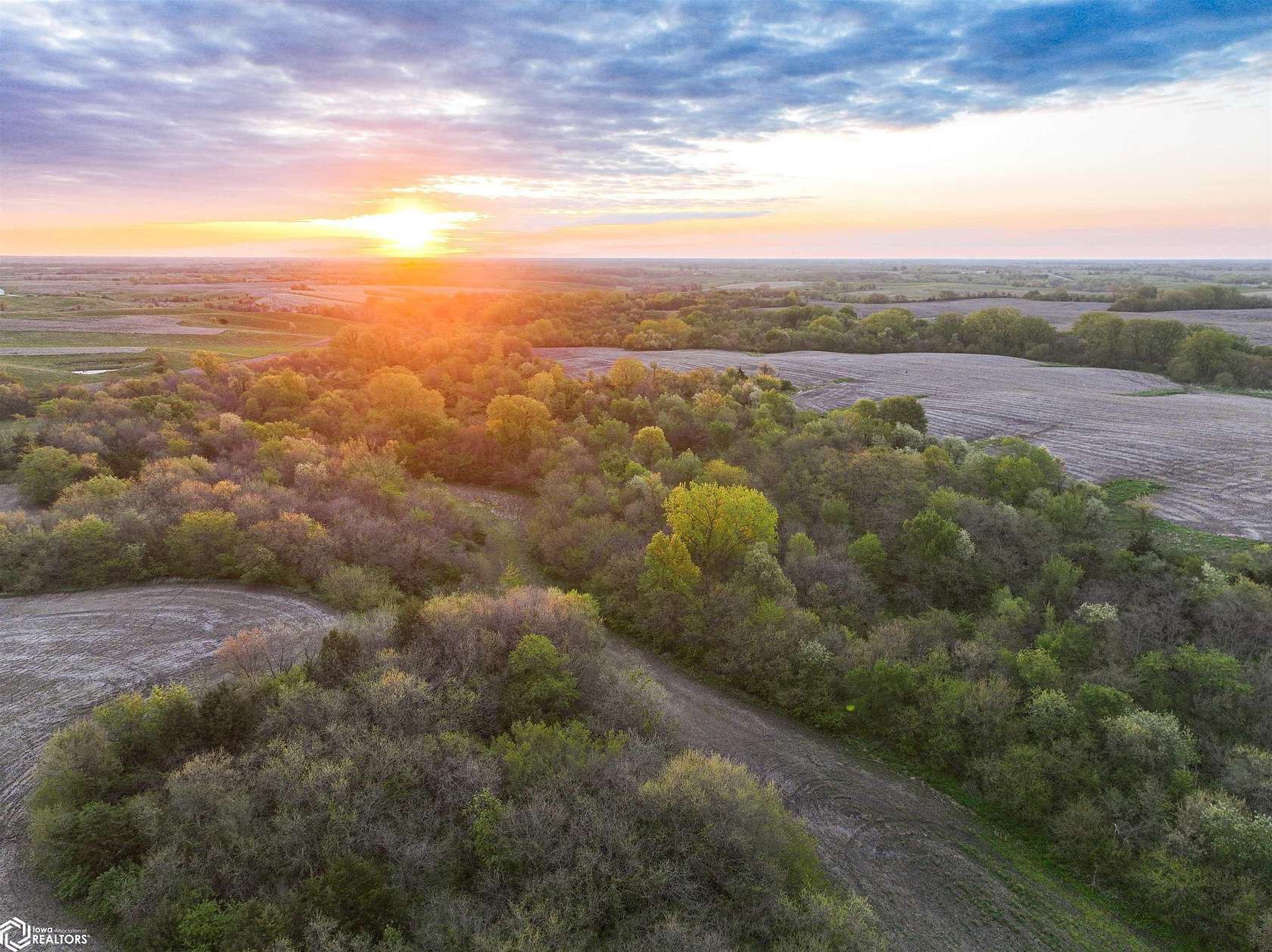 112 Acres of Land for Sale in Melrose, Iowa