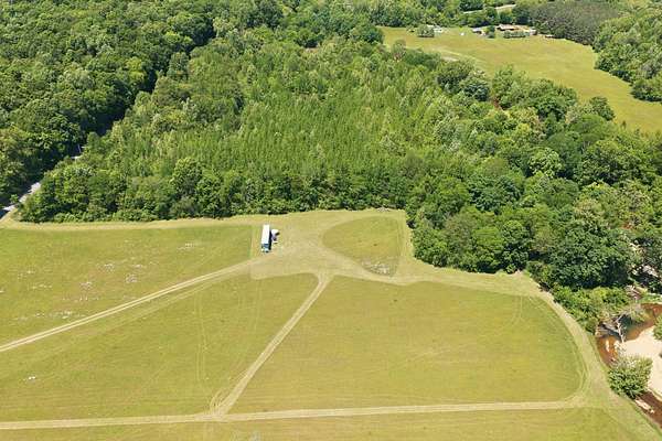 21 Acres of Agricultural & Residential Land for Sale in Dover, Tennessee