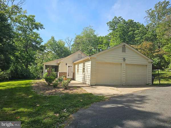 2 Acres of Land with Home for Lease in Vienna, Virginia