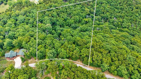 5 Acres of Residential Land for Sale in Saddlebrooke, Missouri