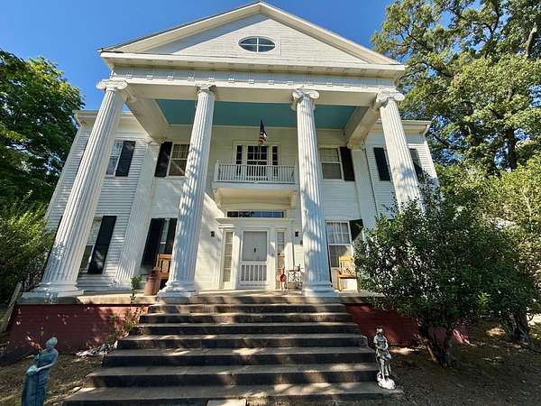 171 Acres of Recreational Land with Home for Sale in Fayette, Mississippi