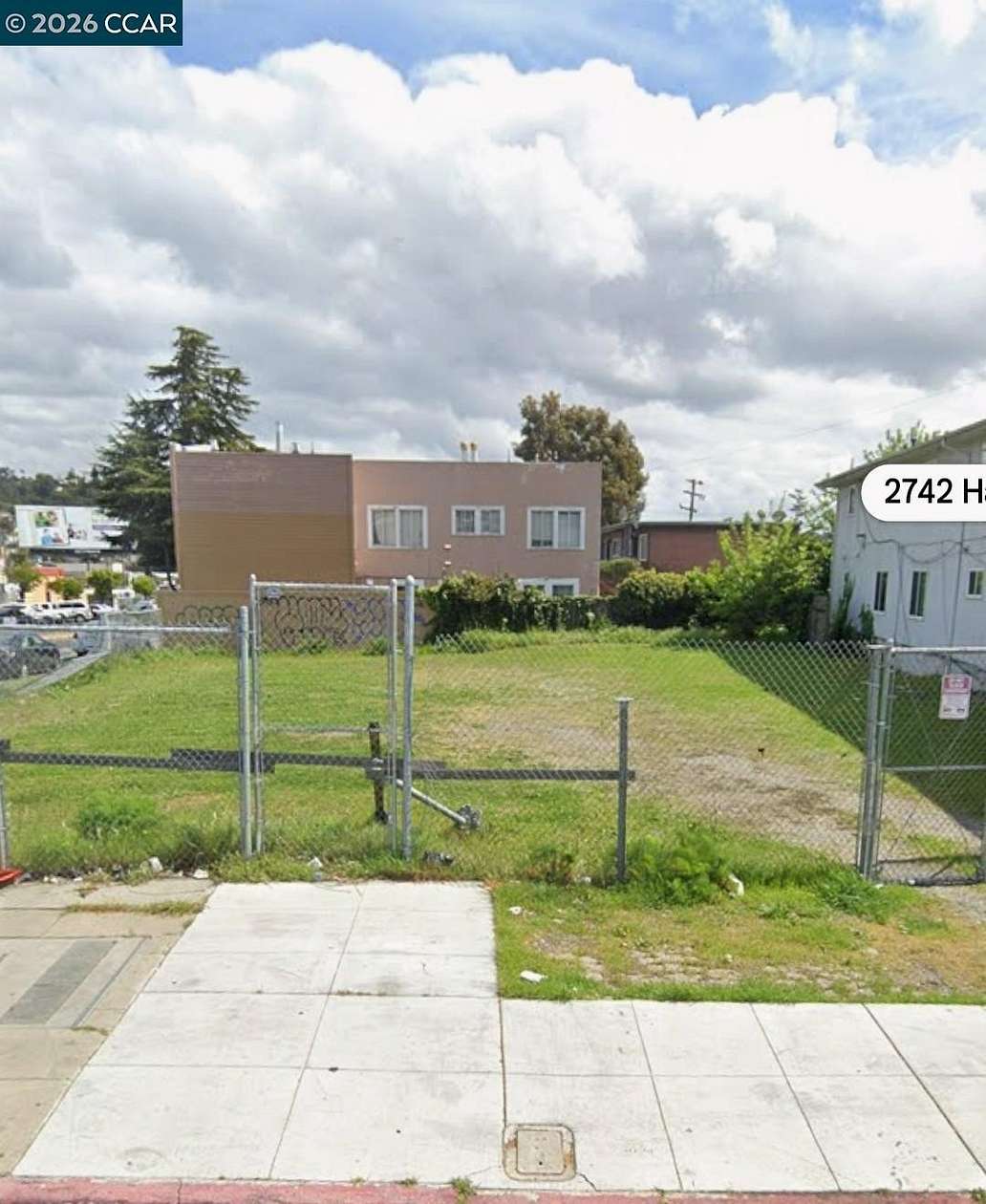 0.15 Acres of Land for Sale in Oakland, California