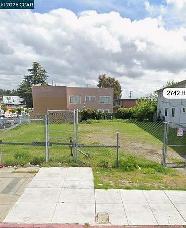 0.15 Acres of Land for Sale in Oakland, California