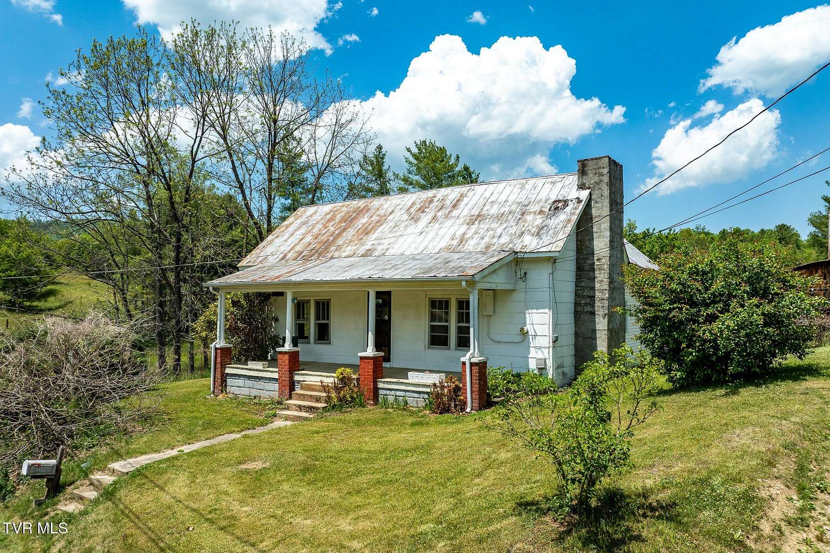 31 Acres of Land with Home for Sale in Mountain City, Tennessee