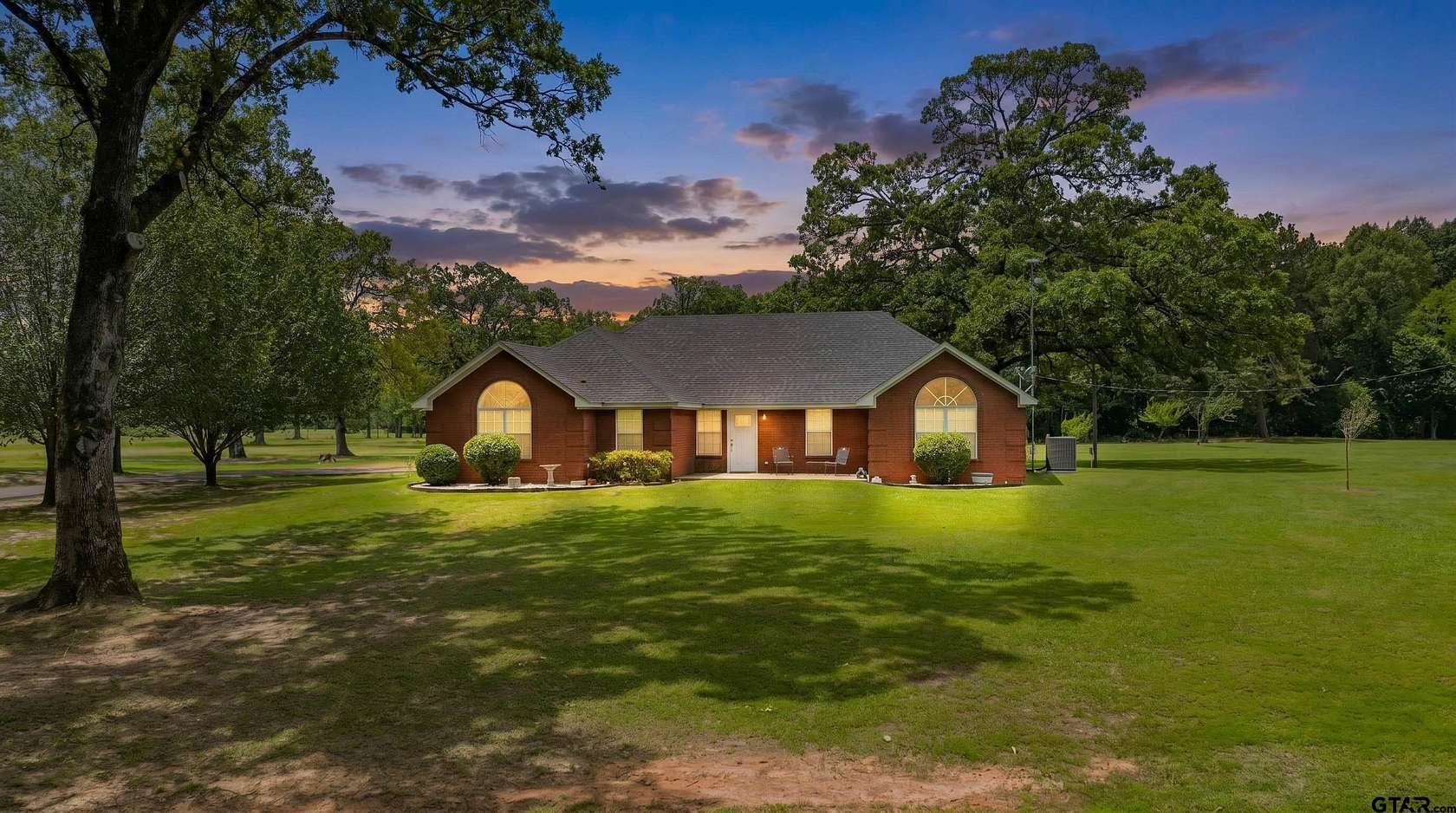 28 Acres of Agricultural Land with Home for Sale in Omaha, Texas