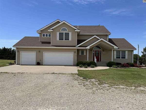4.27 Acres of Land with Home for Sale in Pratt, Kansas