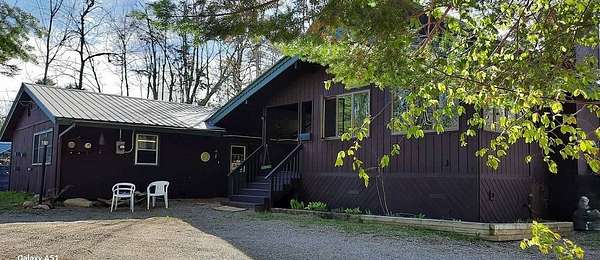 2.8 Acres of Improved Mixed-Use Land for Sale in Speculator, New York