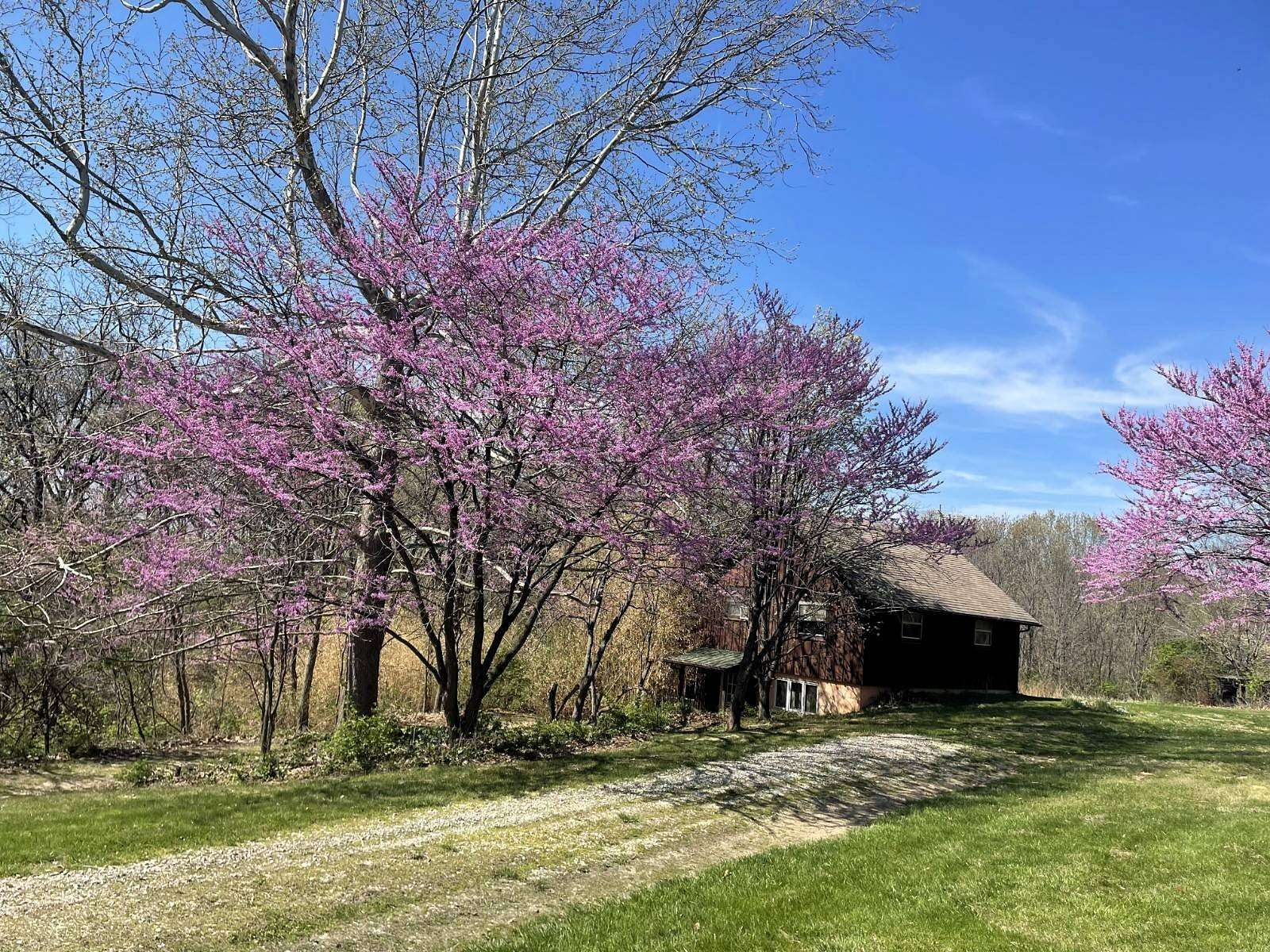 4.17 Acres of Land with Home for Sale in Hardin, Illinois