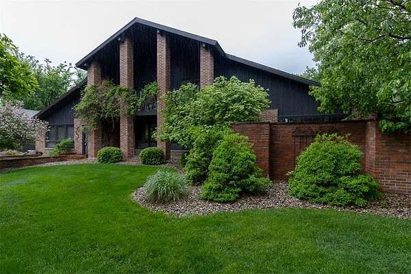 1.58 Acres of Land with Home for Sale in New Ulm, Minnesota