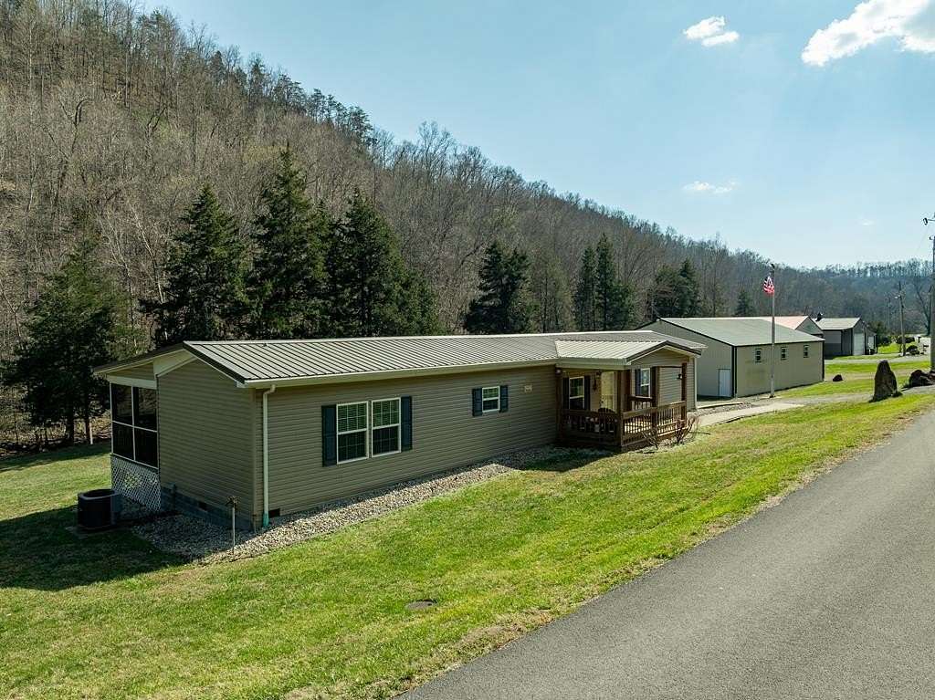 1.5 Acres of Land with Home for Sale in Jamestown, Kentucky